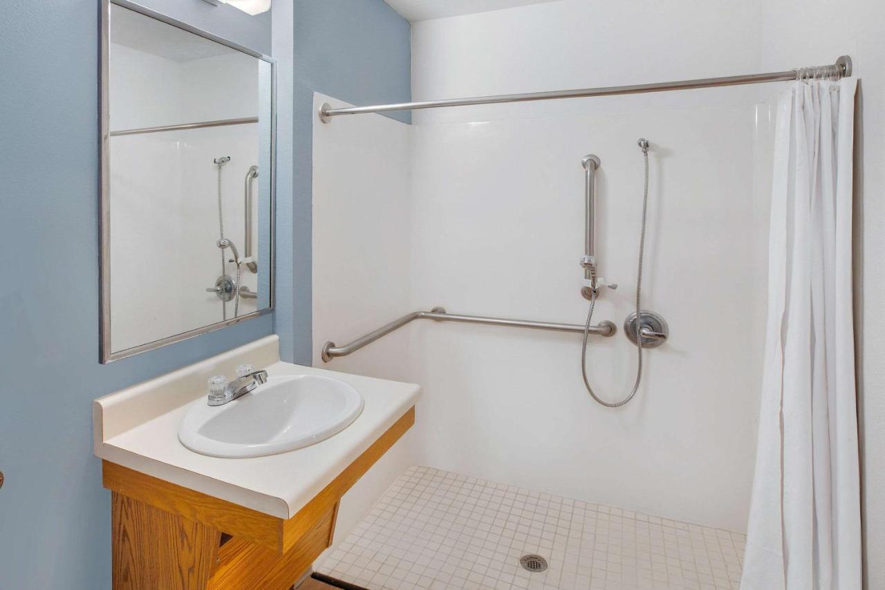 Woodspring Suites Brownsville Exteriör bild
